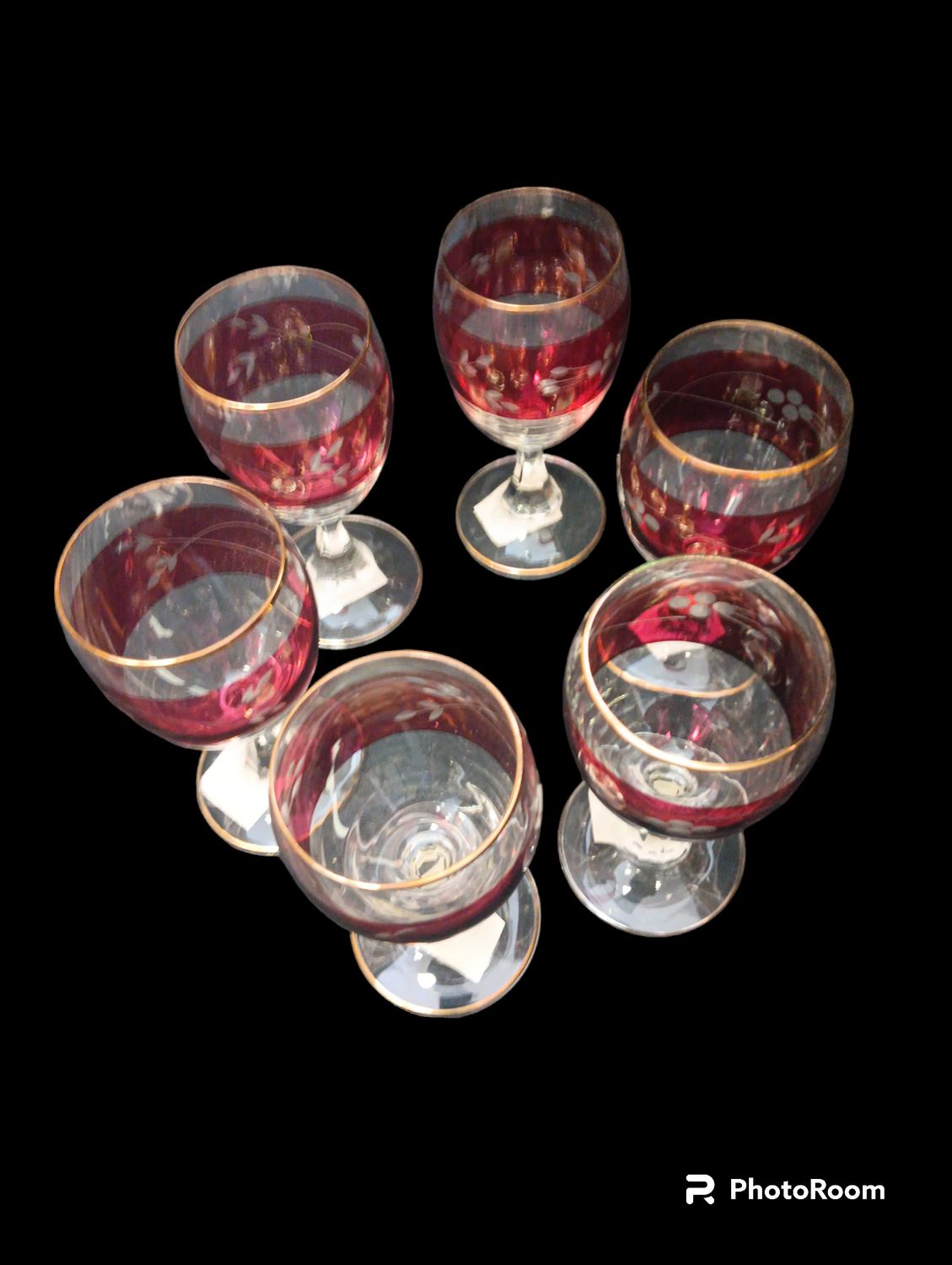 Стъклени чаши със столче -Червени