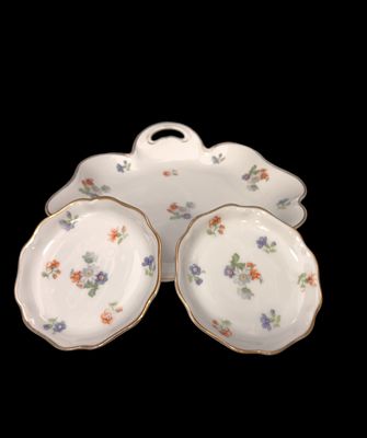 Порцеланов сервиз