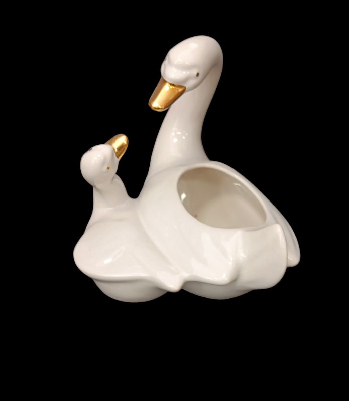 Порцеланова статуетка-Лебед