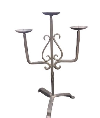 Метален свещник Метален свещник