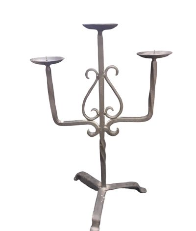 Метален свещник