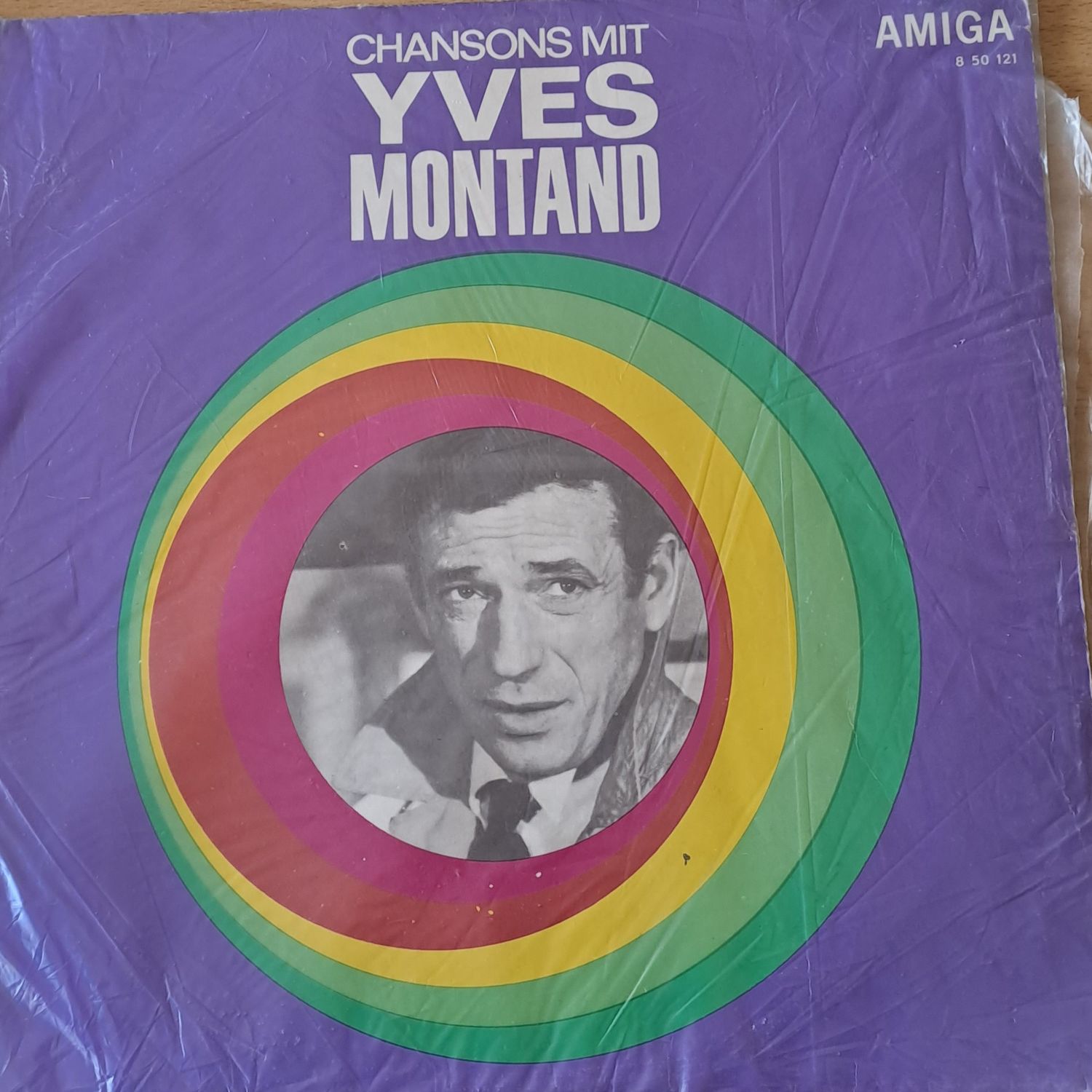 Chansons mit - Yves Montand