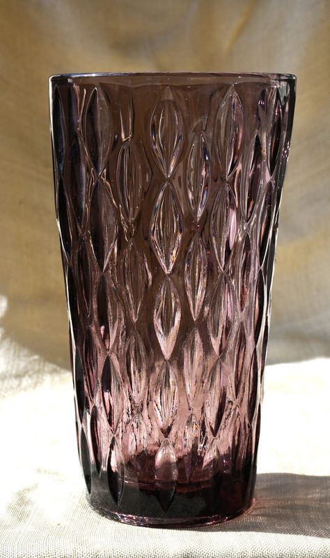 Стъклена винтидж ваза