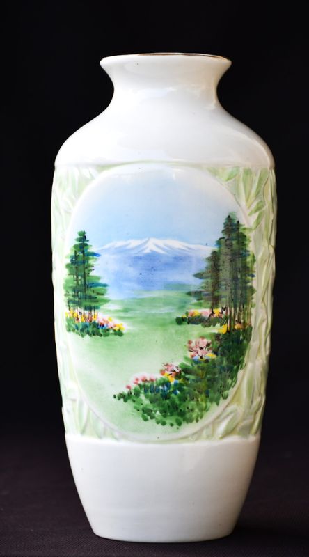 Ръчно рисувана порцеланова ваза