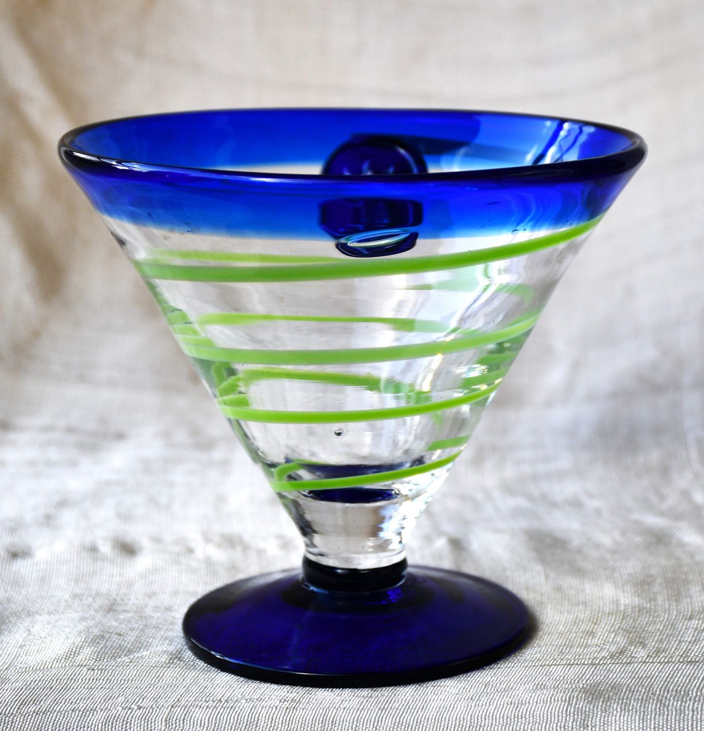 Ръчно изработена чаша на Kosta Boda Ръчно изработена чаша на Kosta Boda