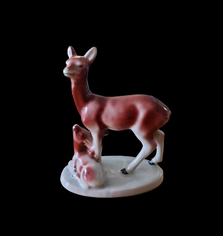 Порцеланова статуетка "Изида"