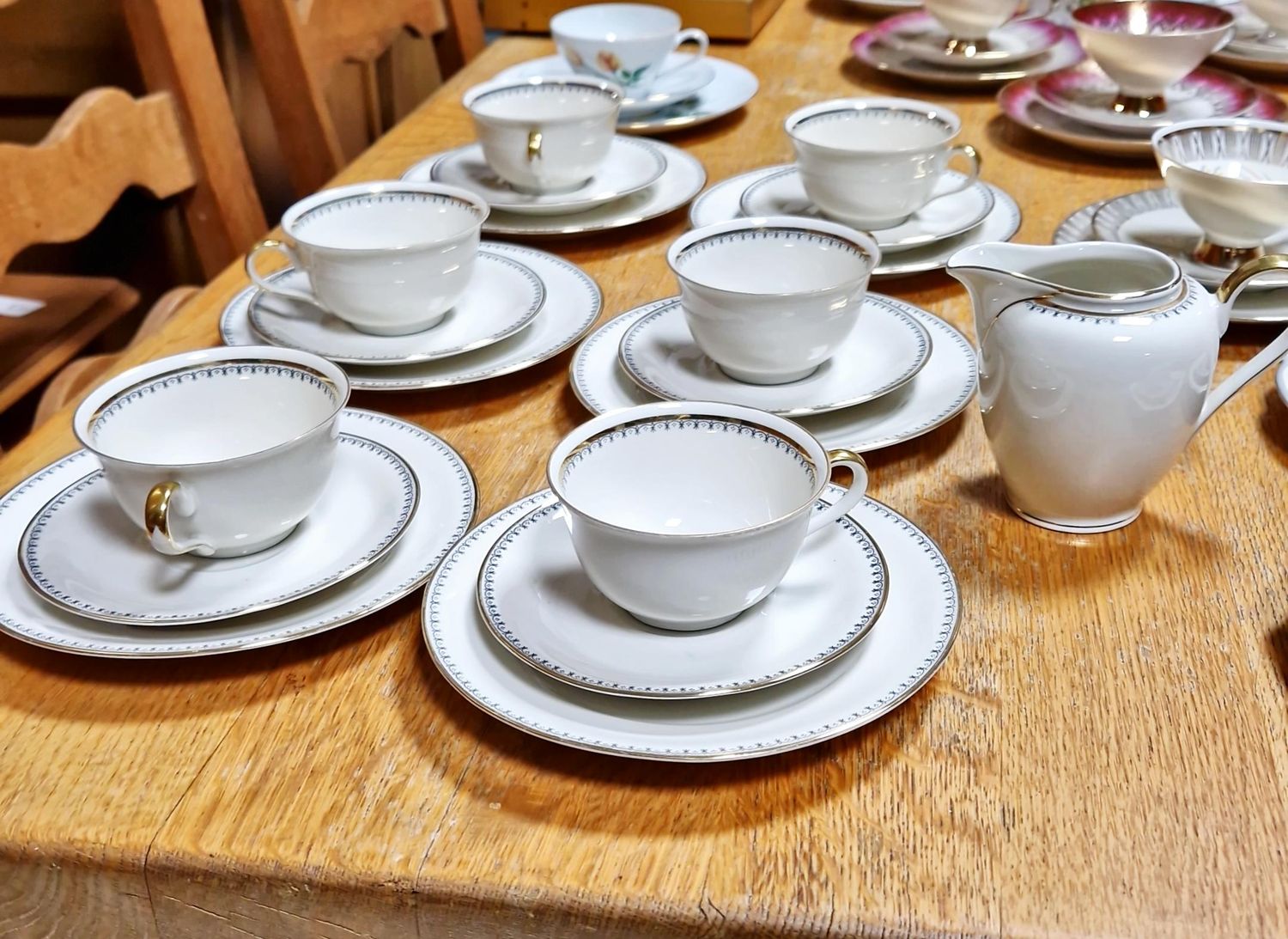 Сервиз за чай с латиера