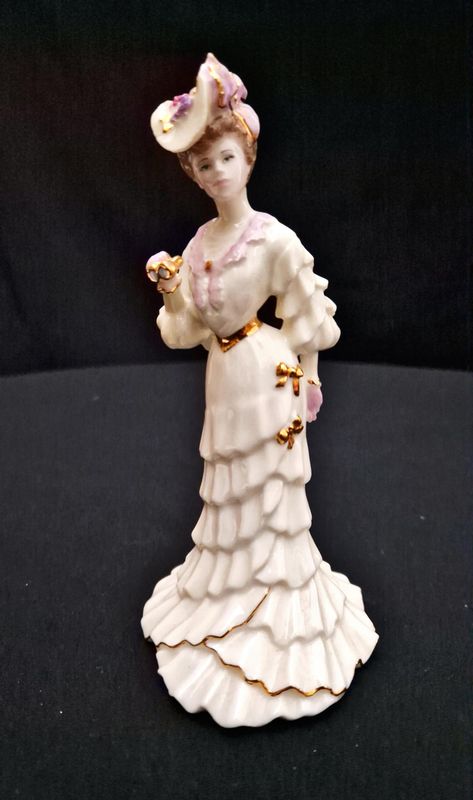 Порцеланова статуетка Coalport - лимитирана колекция Lady May
