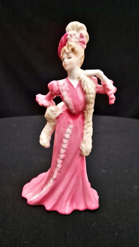 Порцеланова статуетка Coalport - лимитирана колекция Lady Lilian