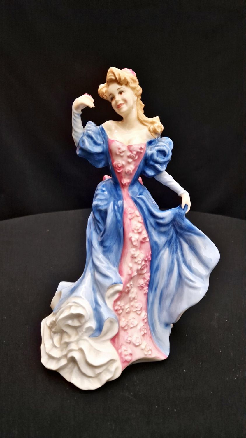 Порцеланова статуетка Royal Doulton - Hannah