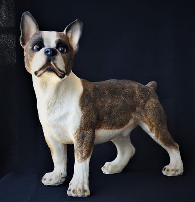 Реалистична скулптура на Boston Terrier Реалистична скулптура на Boston Terrier