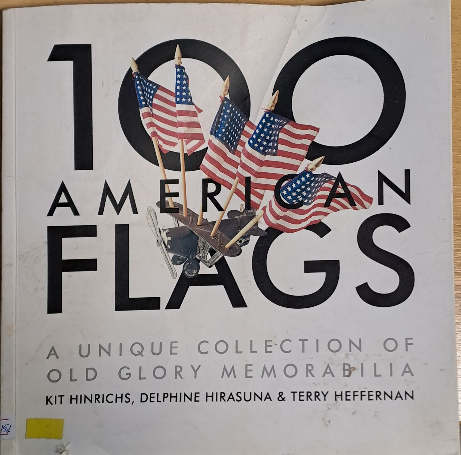 100 American Flags