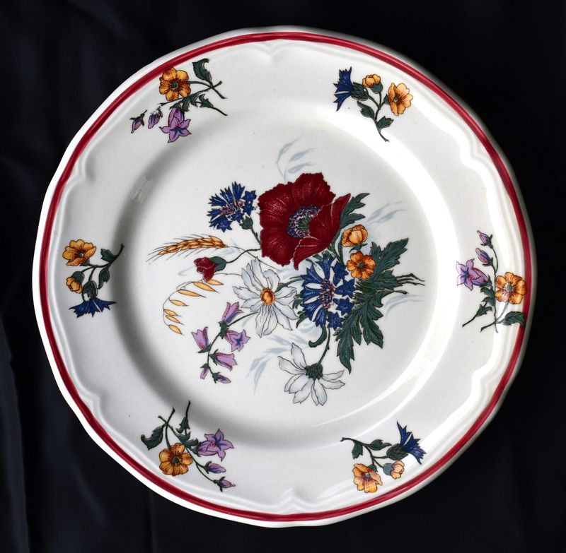 Пълен комплект (6) винтидж чинии на Quadrifoglio