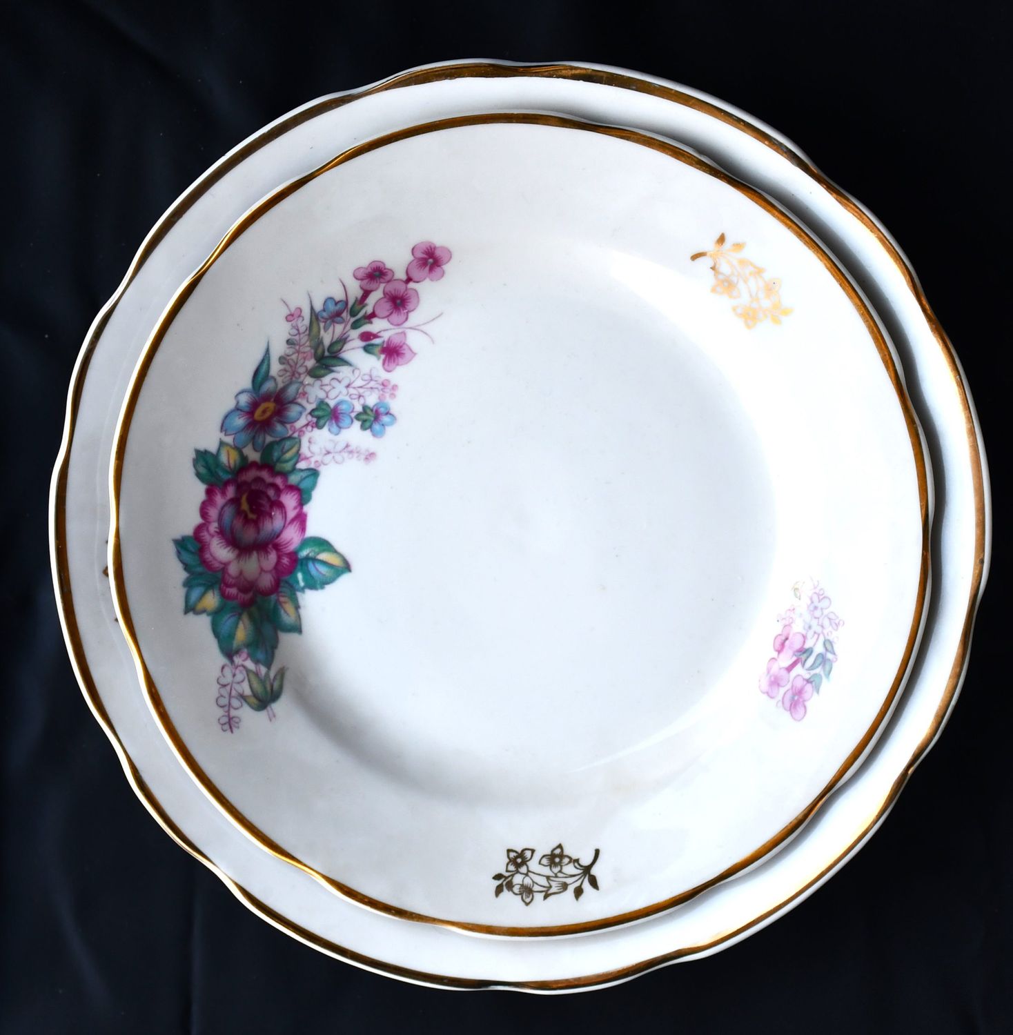 Съветски порцелан. Двоен комплект (6+6) винтидж чинии на Коростень. Съветски порцелан. Двоен комплект (6+6) винтидж чинии на Коростень.