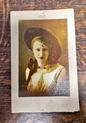 Снимка - Невена Дочева 1931 Граф Облигадо Снимка - Невена Дочева 1931 Граф Облигадо