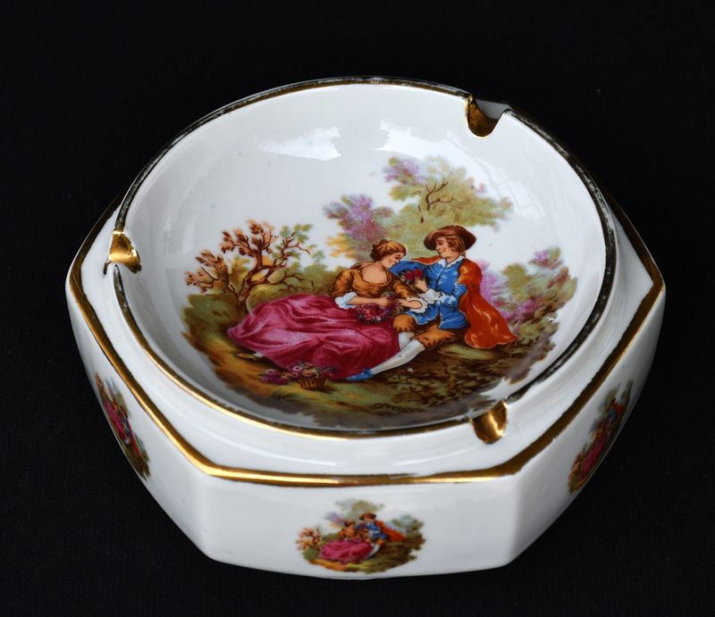 Винтидж пепелник "Фрагонар" - "Изида"