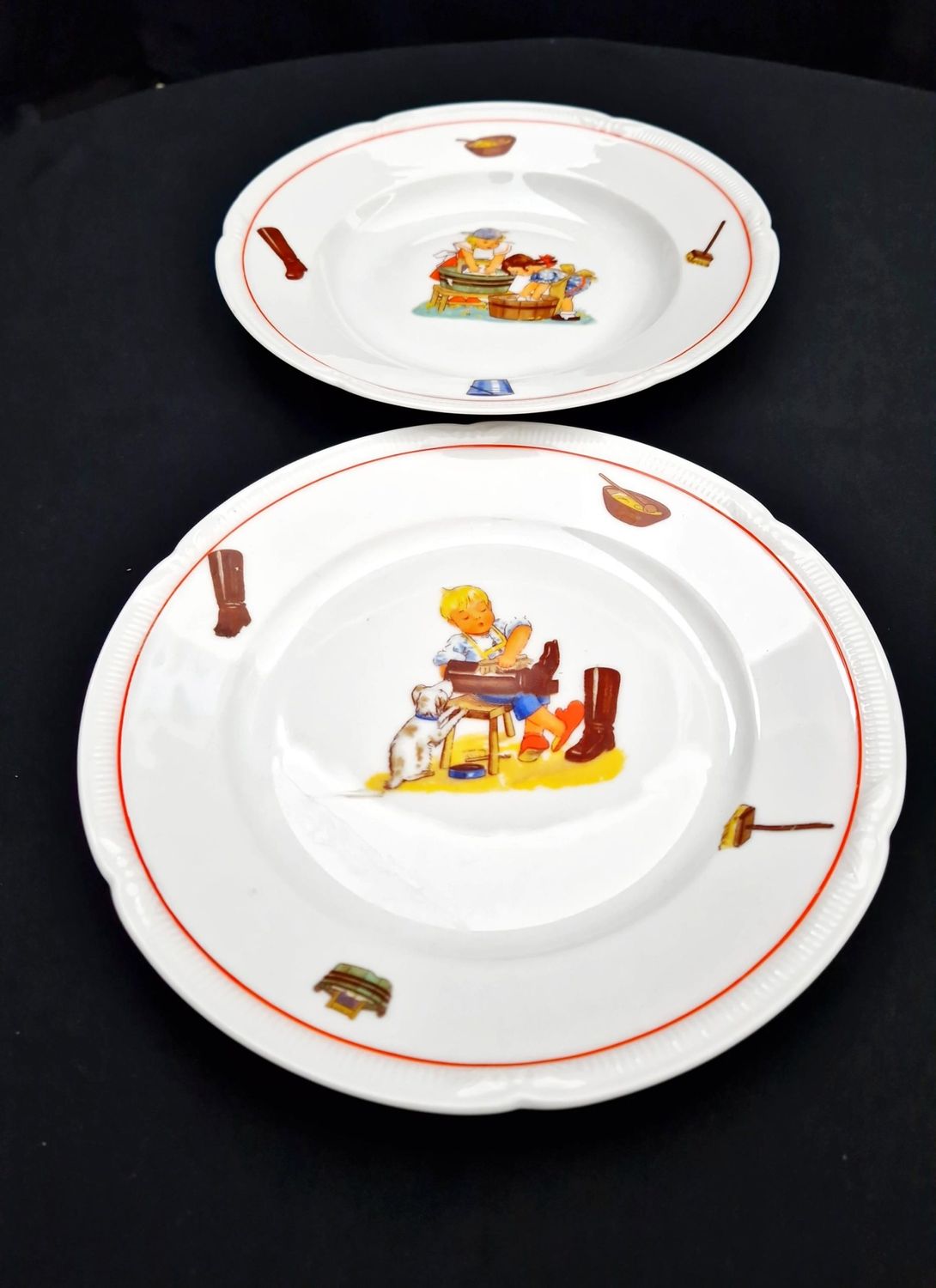 Плоска и дълбока порцеланови чинии - на брой