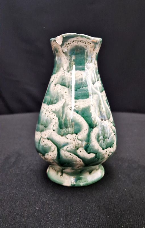 Порцеланова вазичка