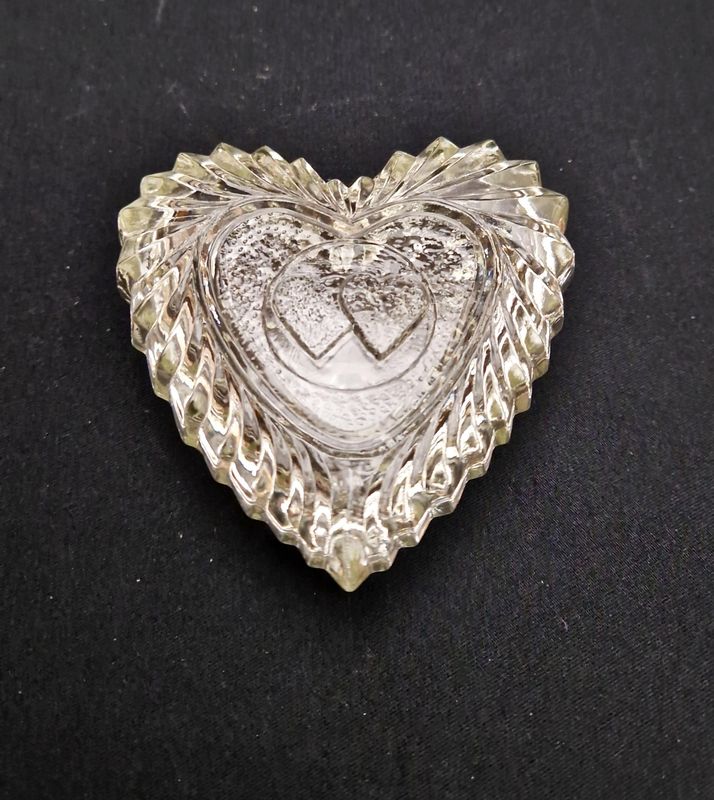 Стъклена кутийка сърце