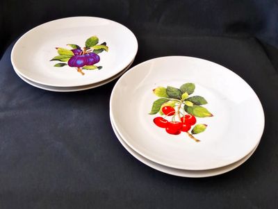 Десертни чинии с плодчета на брой