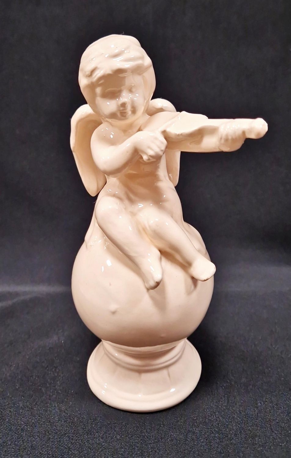 Порцеланово ангелче