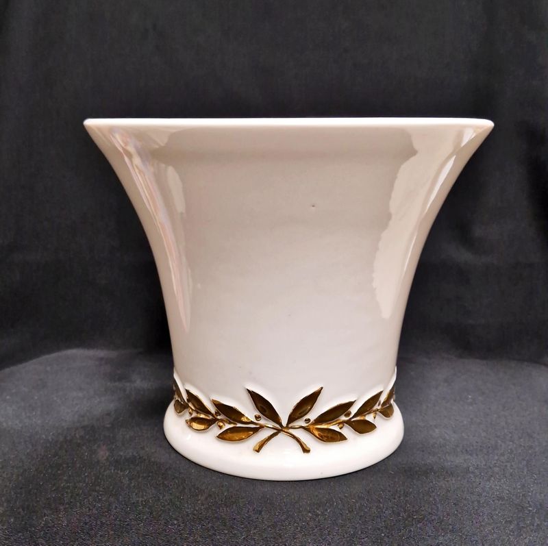 Порцеланова ваза