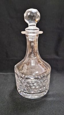 Стъклена гарафа