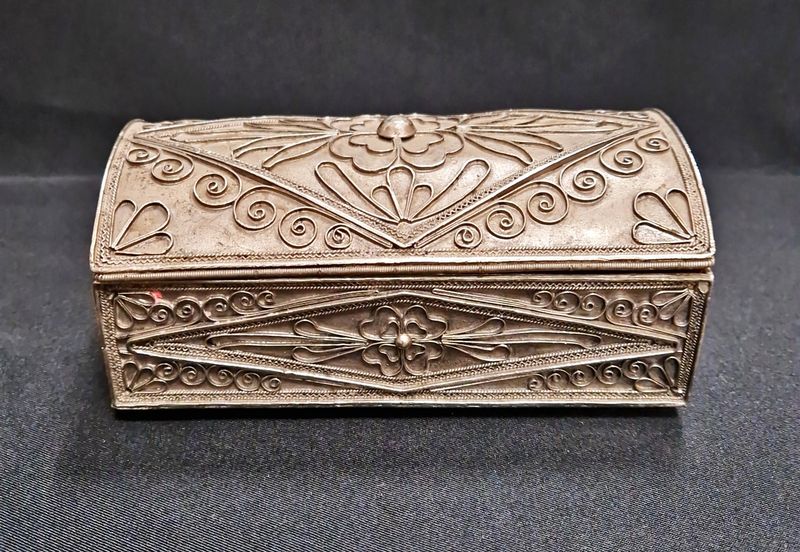 Метална кутия за бижута