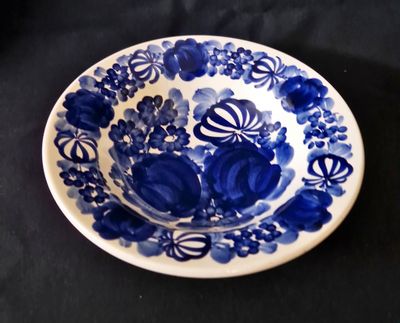 Порцеланова чинийка Порцеланова чинийка