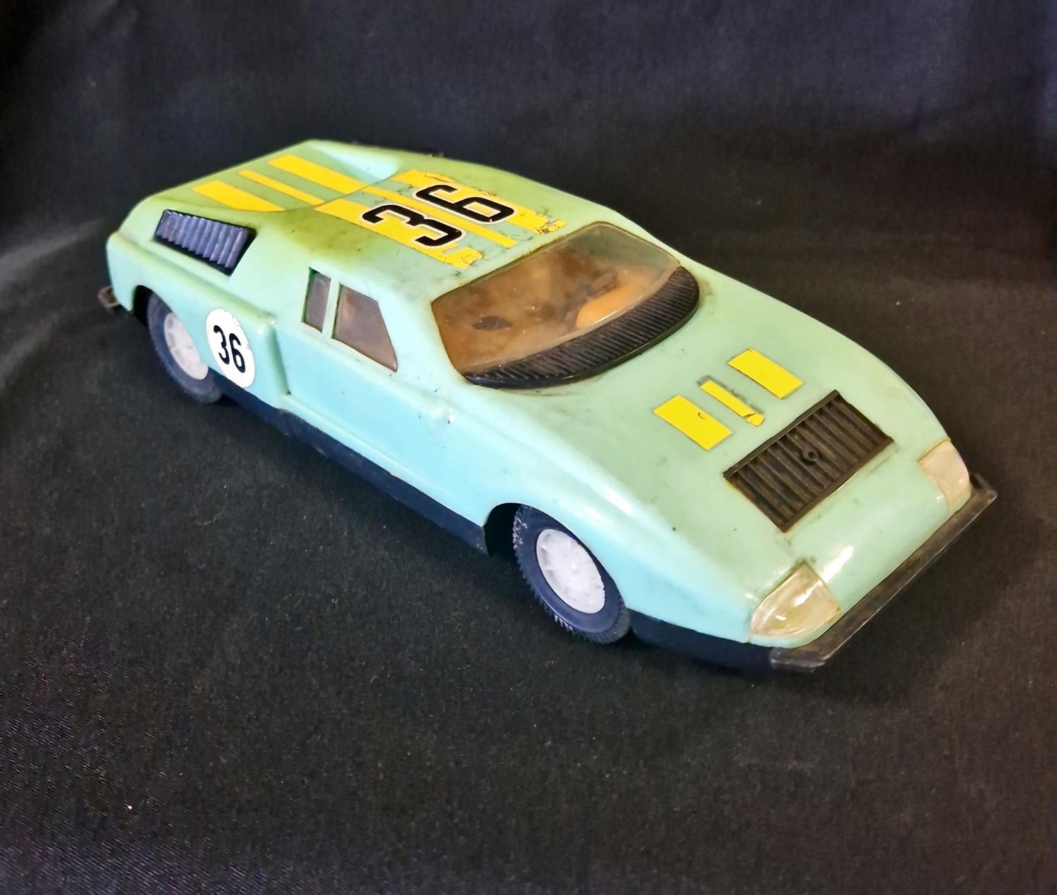 Пластмасова количка