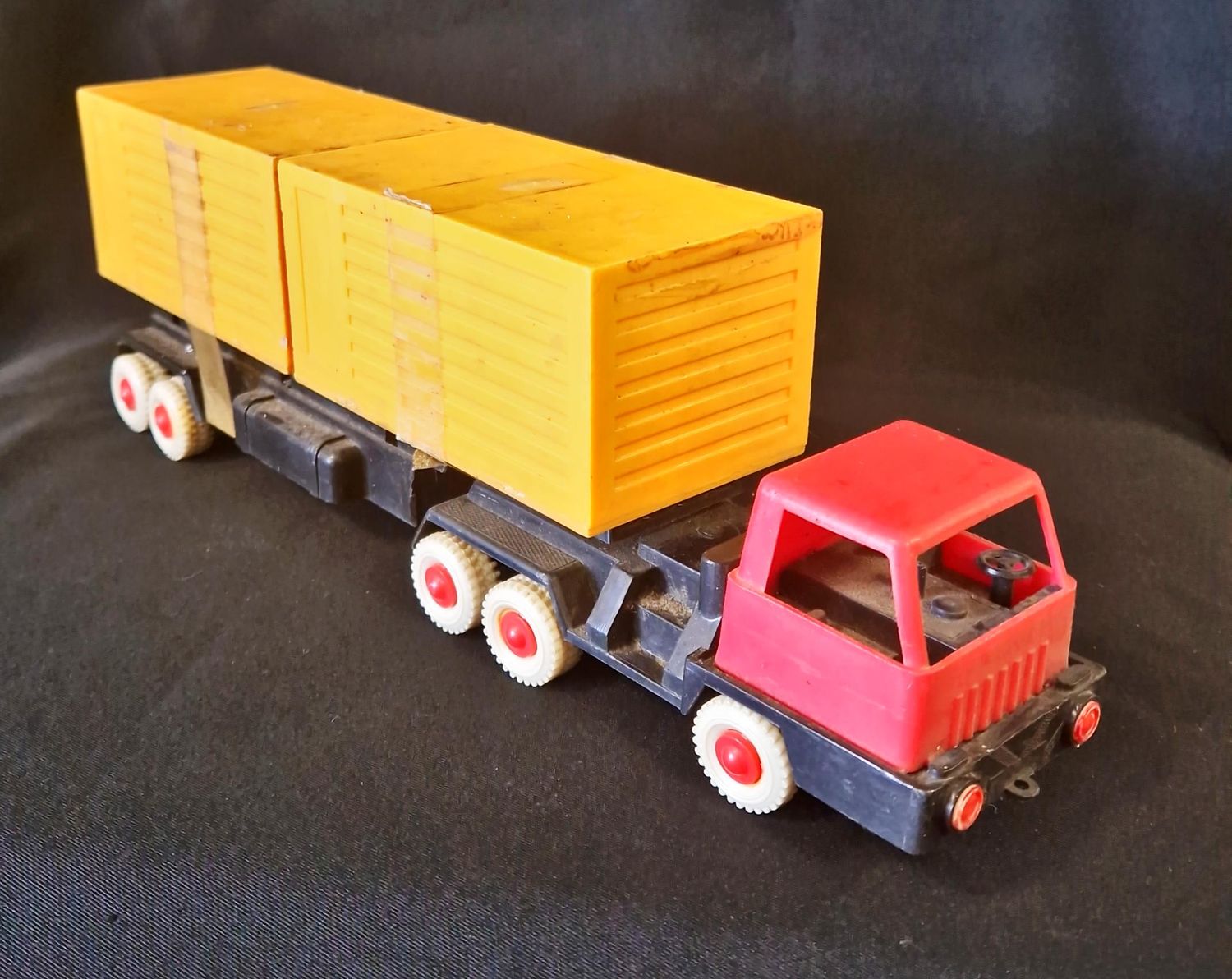 Пластмасова количка