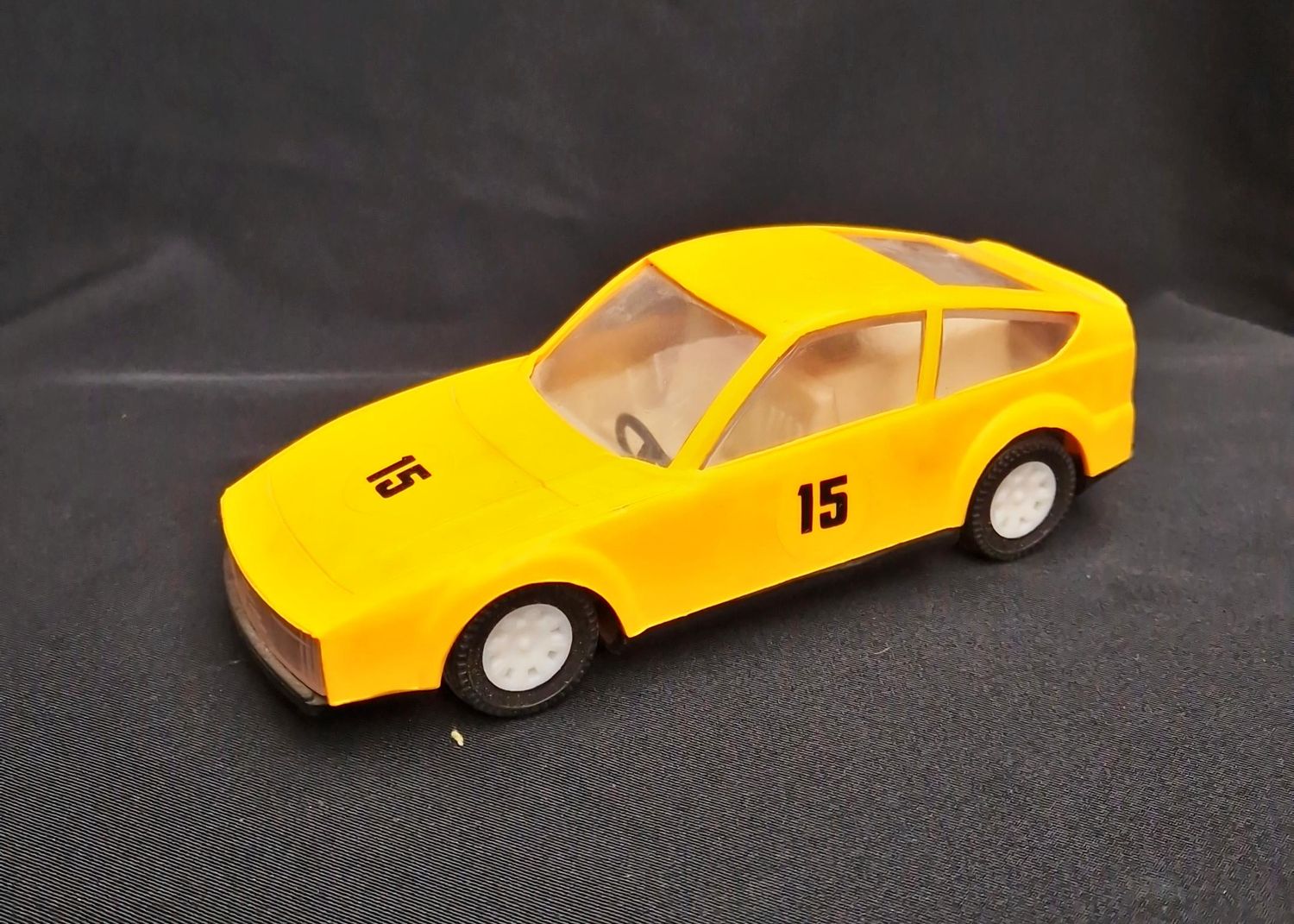 Пластмасова количка