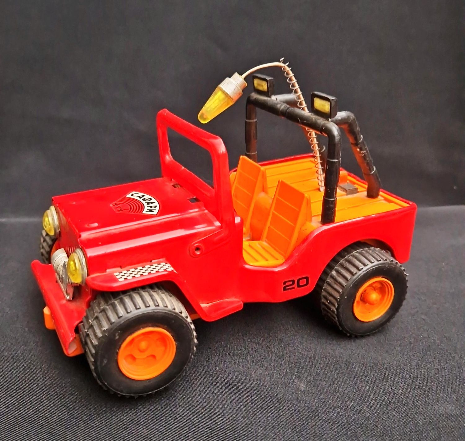 Пластмасова количка