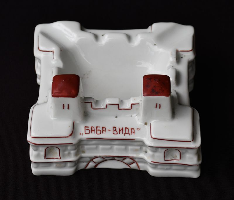 Пепелник "Баба Вида" - порцелан