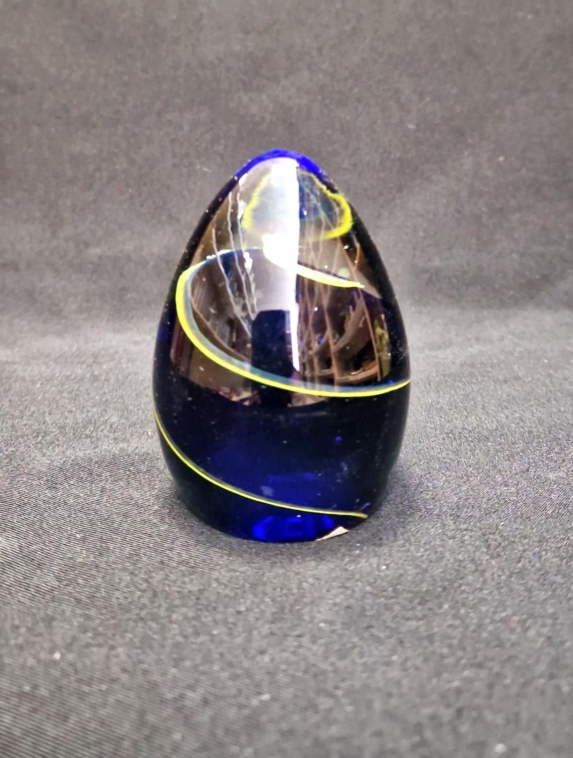 Статуетка яйце - стъкло