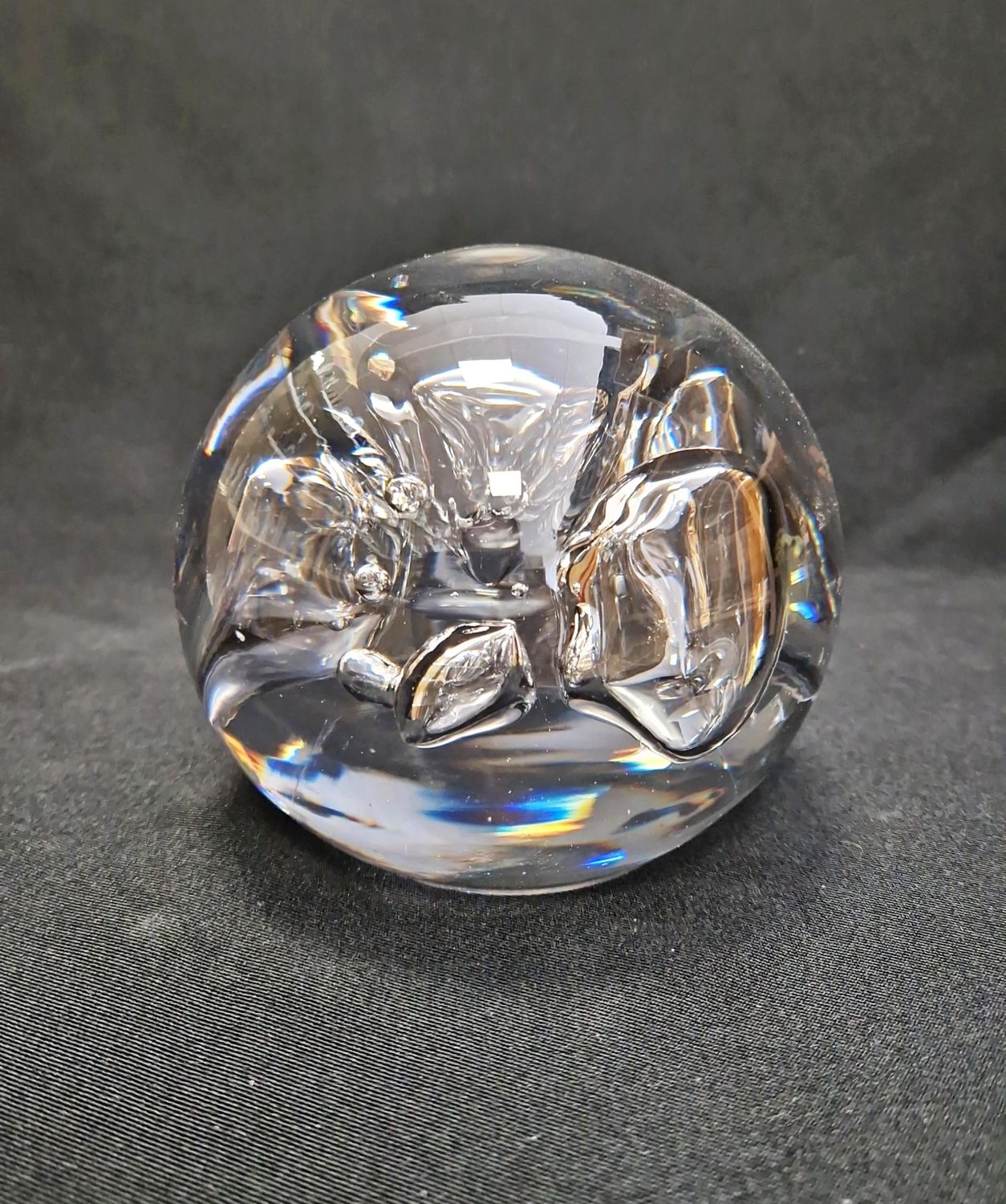 Статуетка кълбо - стъкло