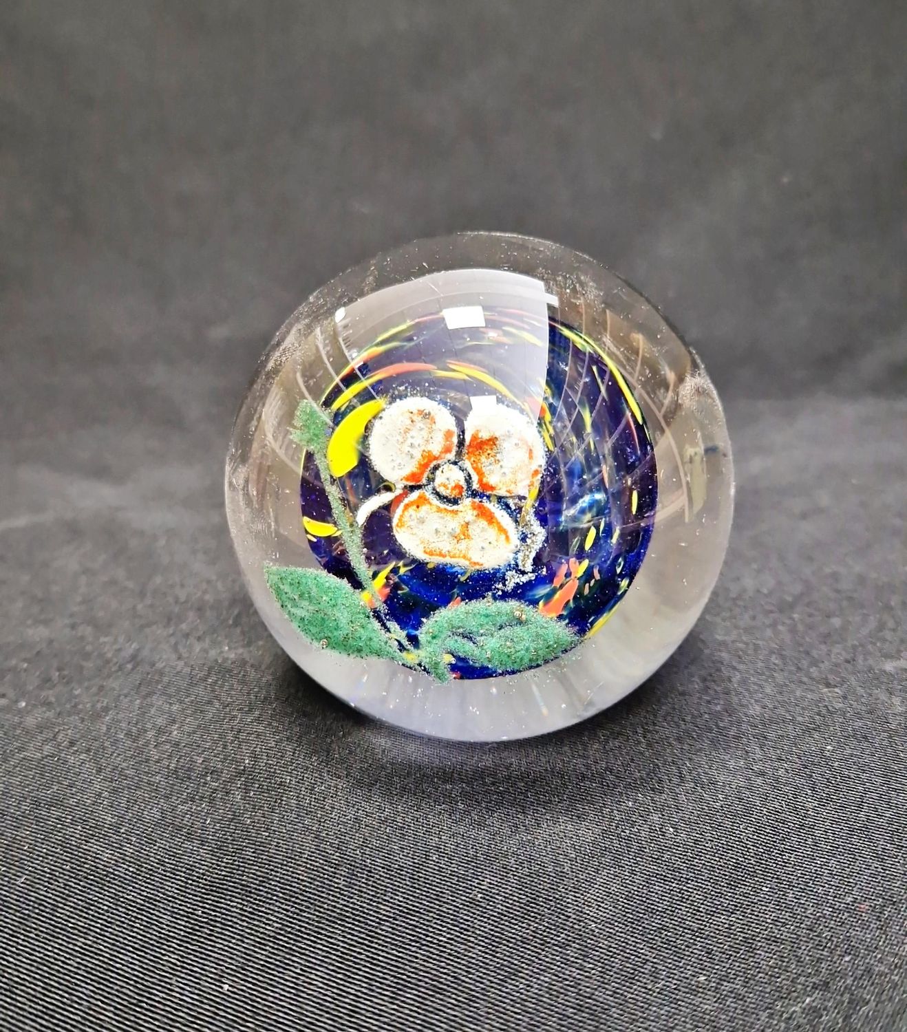 Статуетка цвете - стъкло