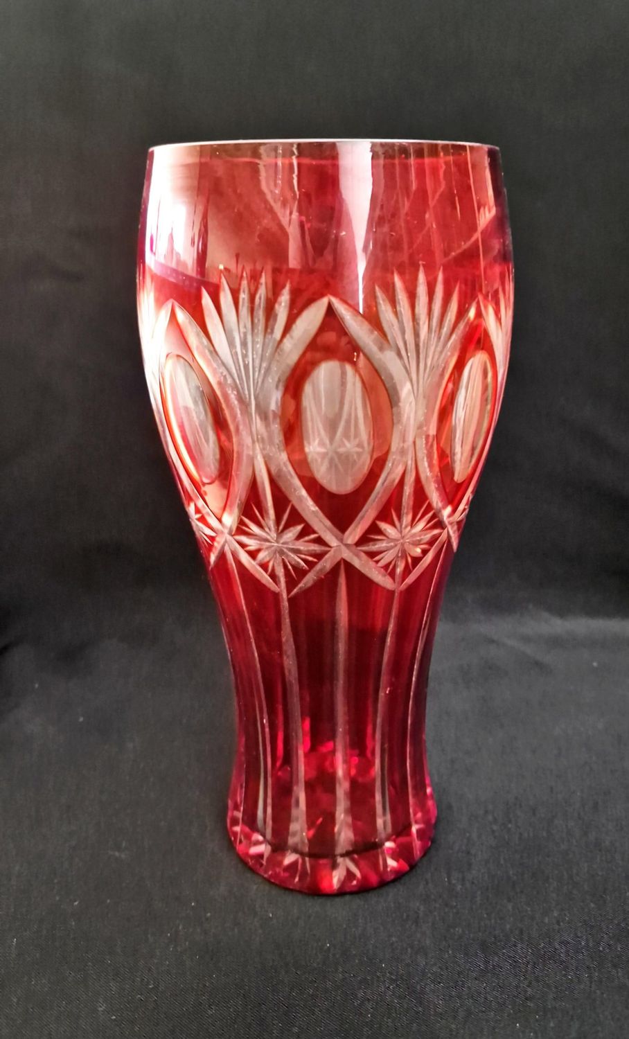 Стъклена ваза