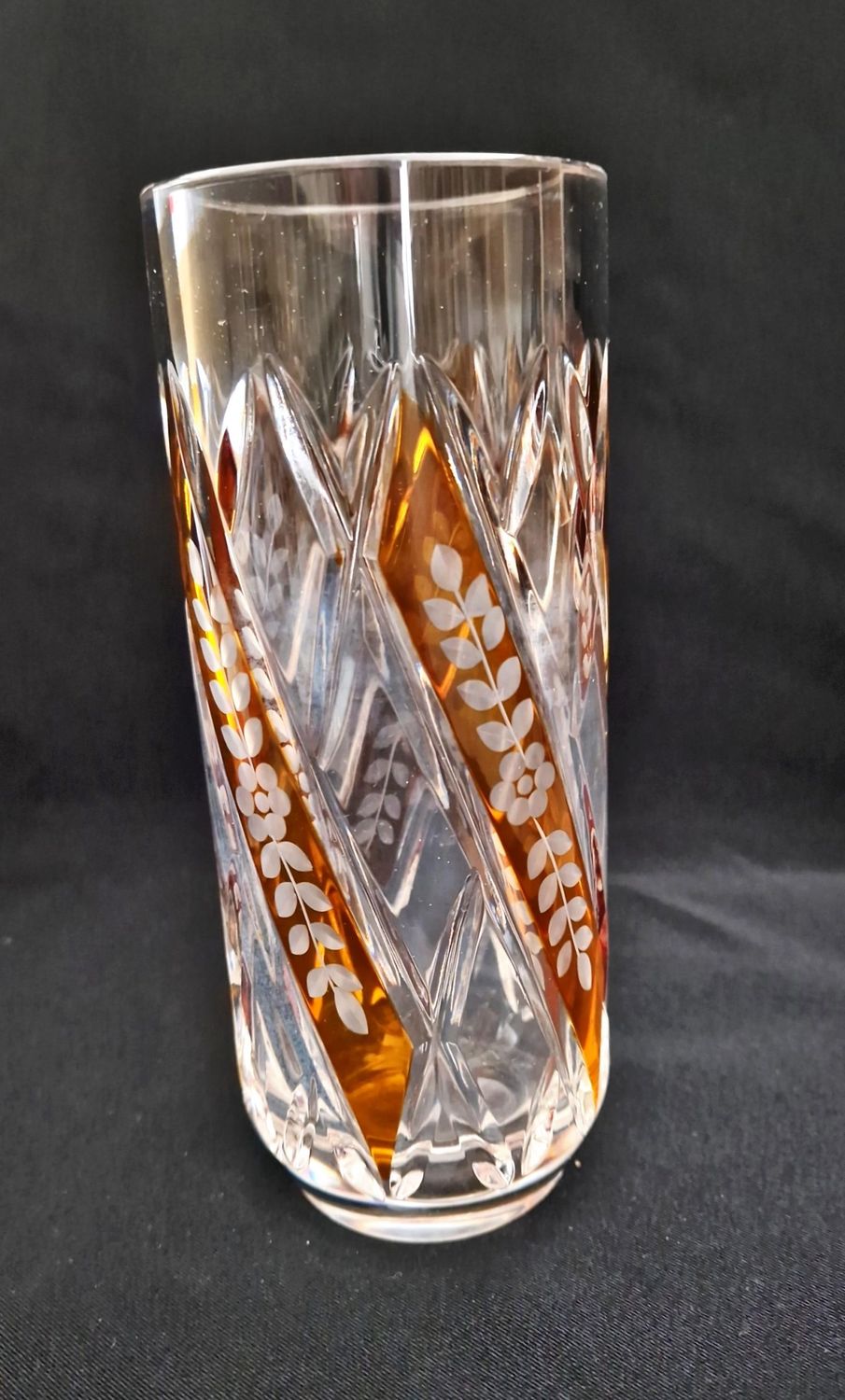 Стъклена ваза