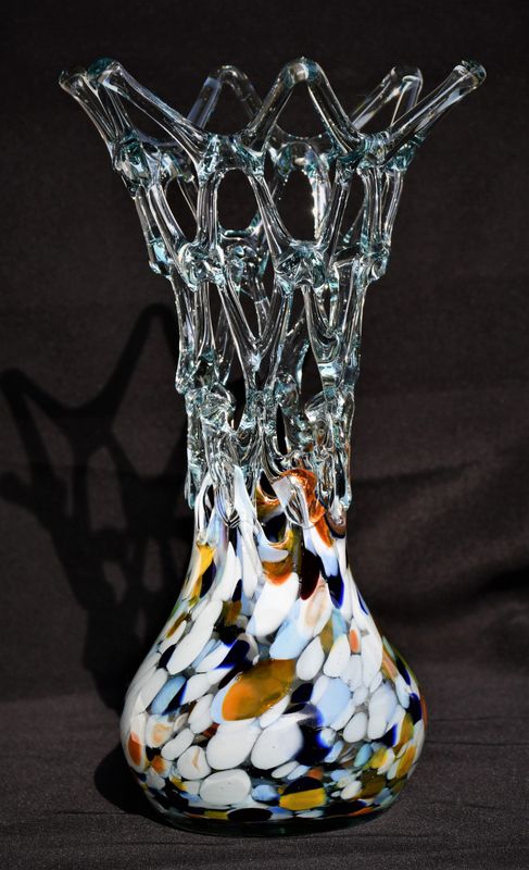 Винтидж ваза с "дантелена" яка