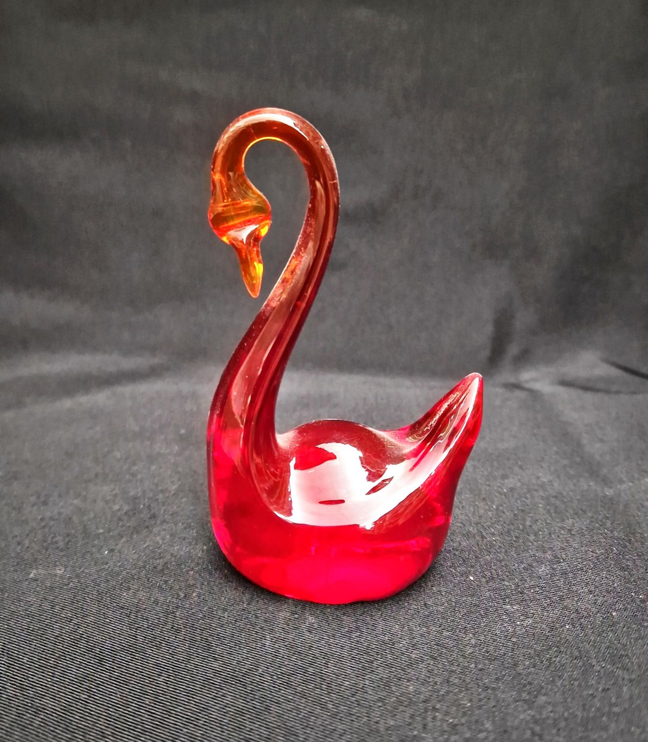 Статуетка лебед - стъкло
