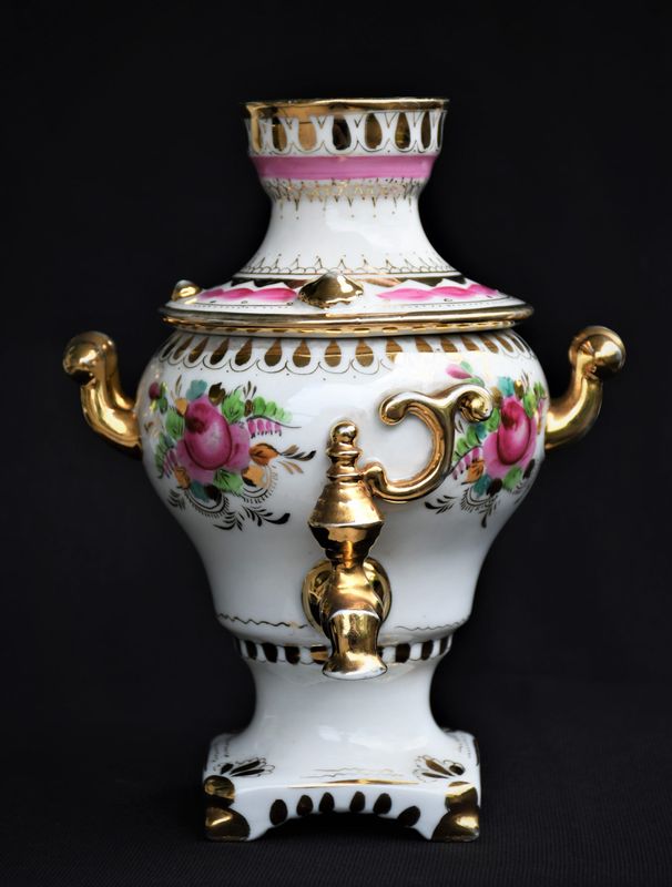 Порцеланов самовар Гжел