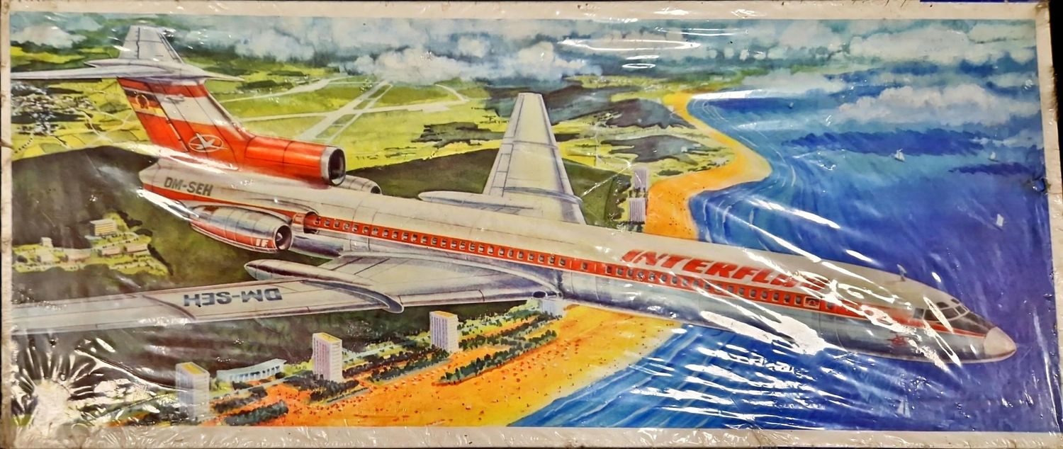 Модел на самолет TU-154 в мащаб 1:100