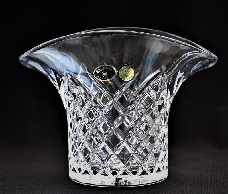 Стилна кристална ваза от "Бохемия"