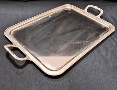 Метален поднос