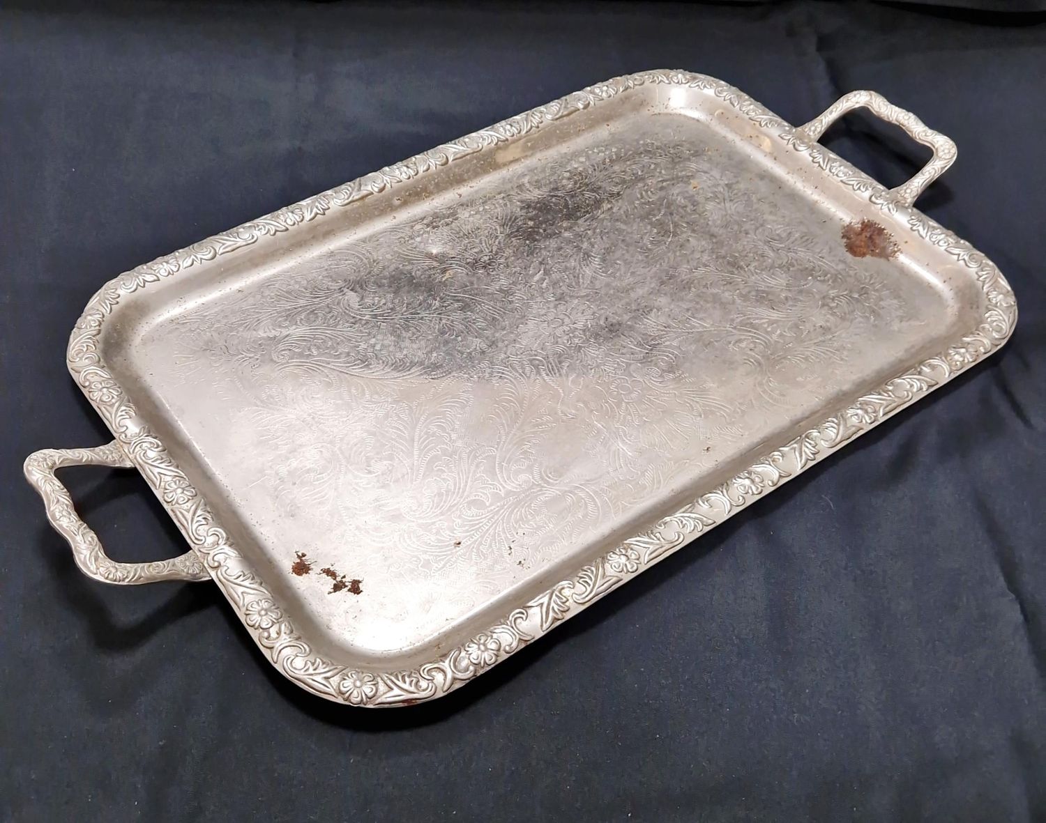 Метален поднос Метален поднос