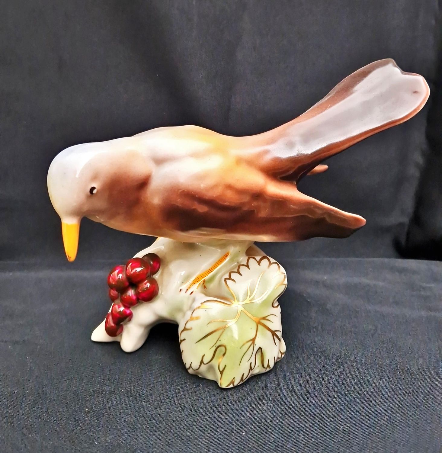 Статуетка - порцелан Статуетка - порцелан