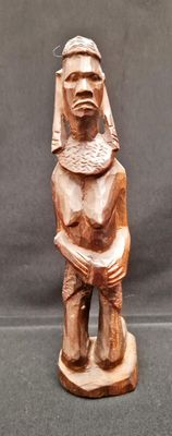 Статуетка - дърво Статуетка - дърво