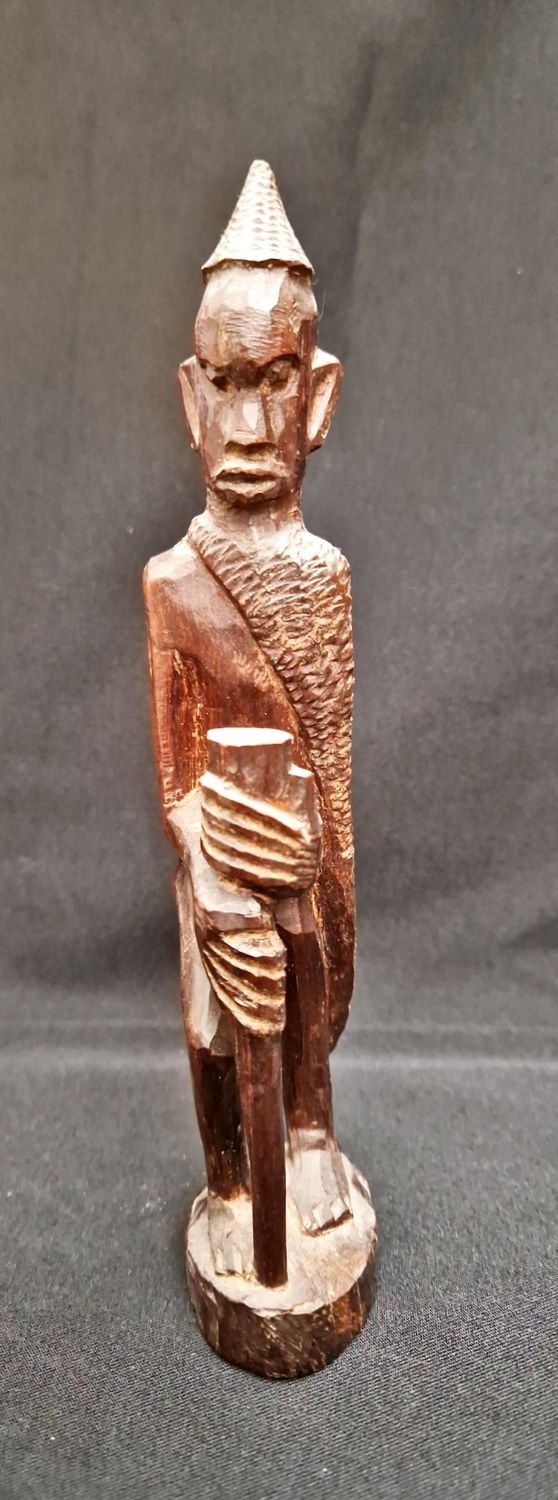 Статуетка - дърво Статуетка - дърво