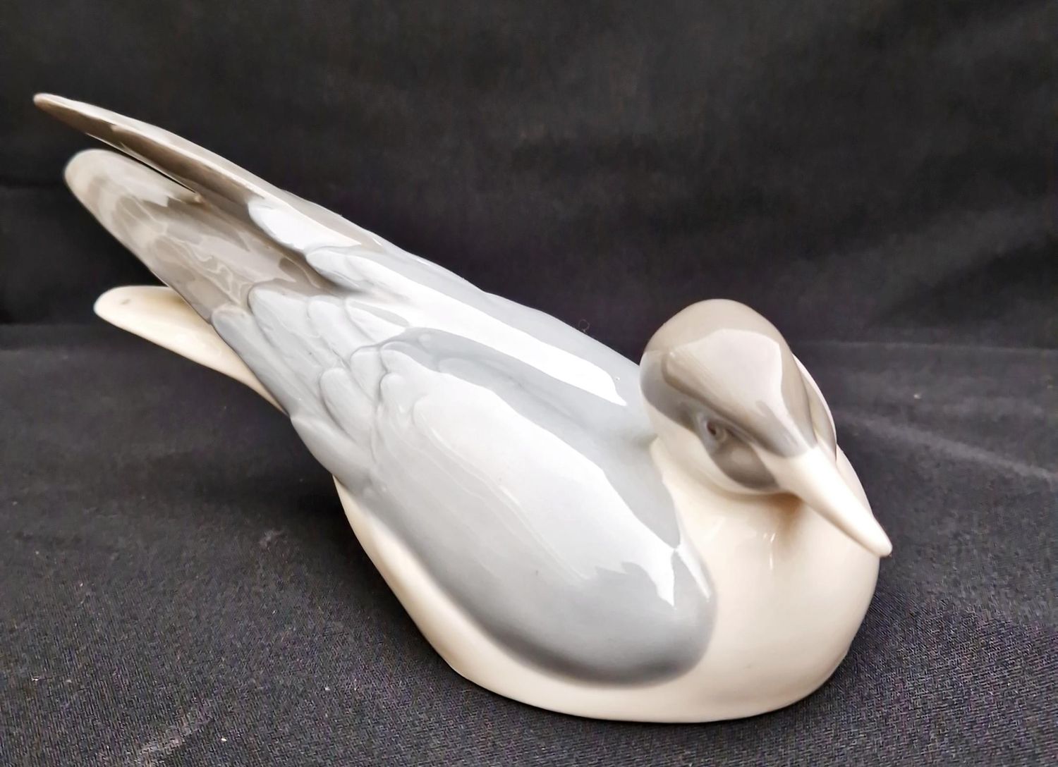 Статуетка - порцелан